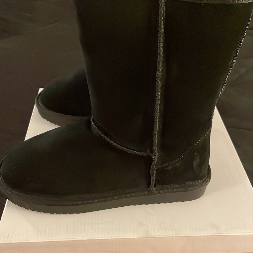 🔥Sale🔥pretty and comfy black suede boots..NWOT..NIB..never worn.. - Picture 2 of 5